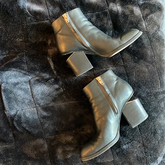 Alexander Wang Rose Gold Heeled Booties, Size 36 - Picture 4 of 7